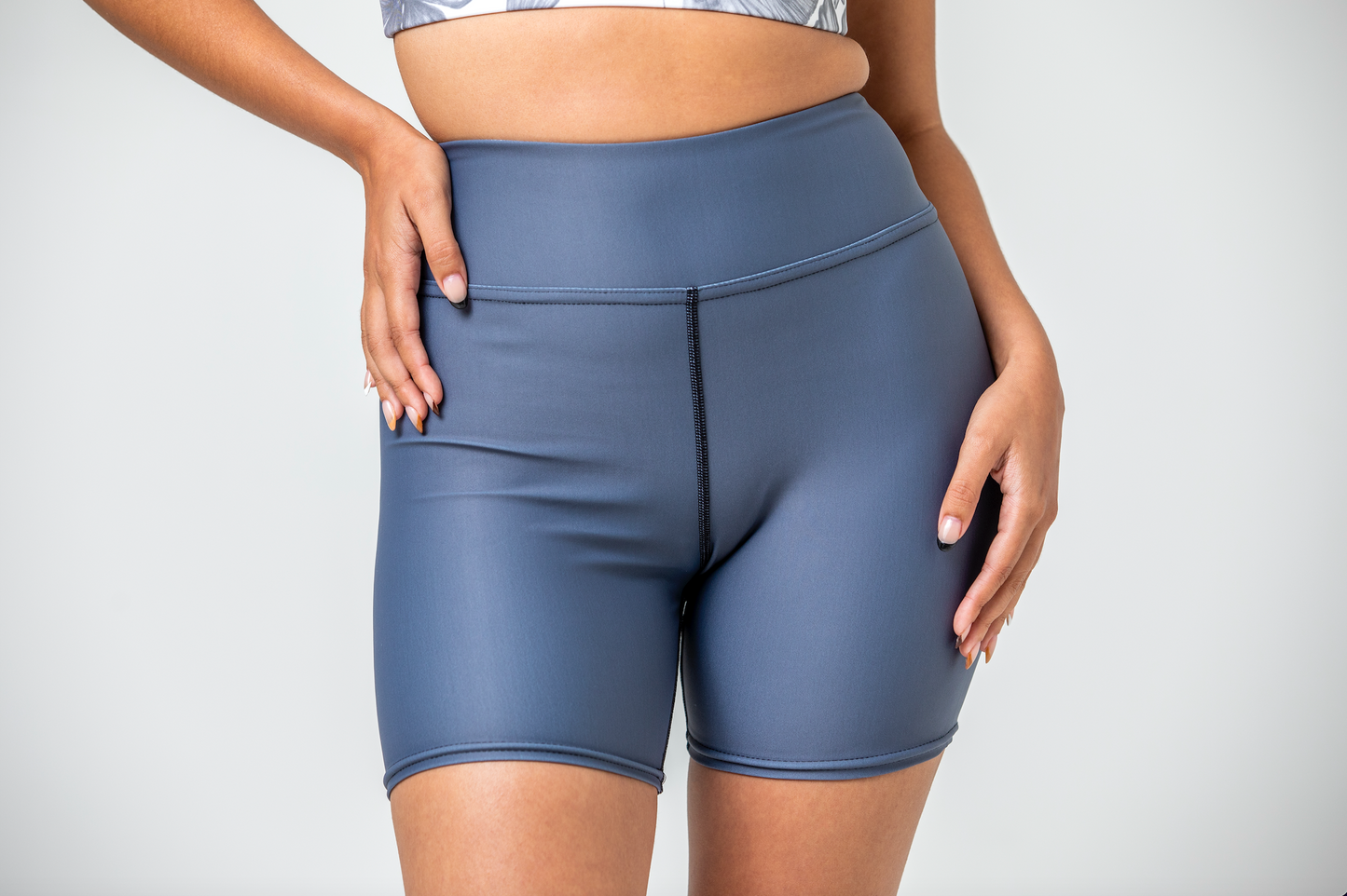 Yoga Short in Graphite Gray